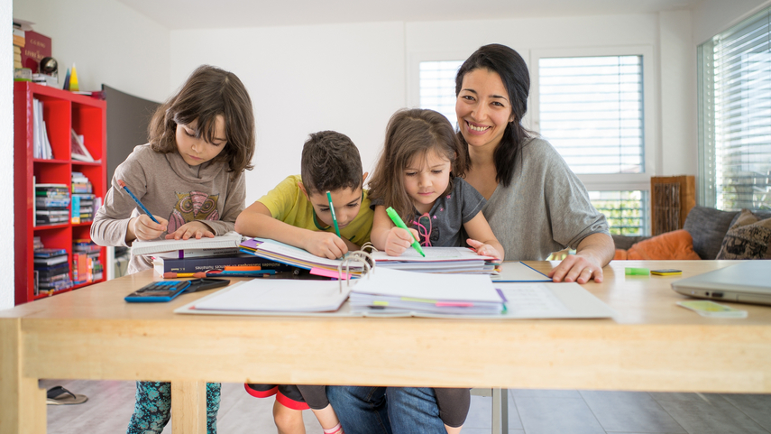 Portrait de Tayba Plattner avec ses enfants